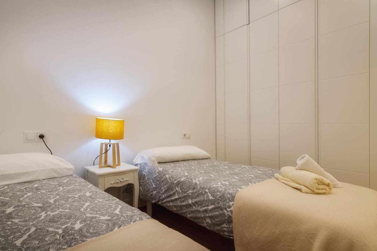 Estrena Glamour Y Guggenheim Билбао Екстериор снимка